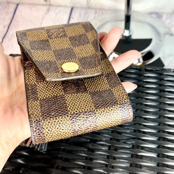 Louis Vuitton key fob holder pouch keychain in Damier Ebene with bag charm - Picture 4 of 16